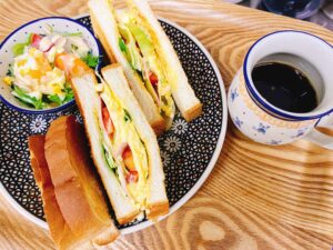 ミックスサンドセット（サラダ・ドリンク付き）